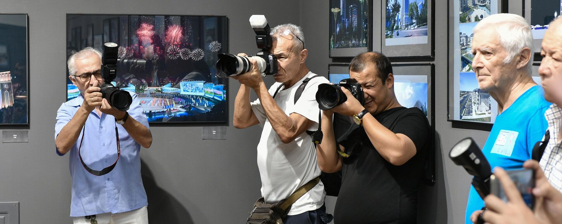 Фотовыставка, посвящённая 34-й годовщине Независимости Республики Узбекистан - Sputnik Узбекистан, 1920, 29.08.2025