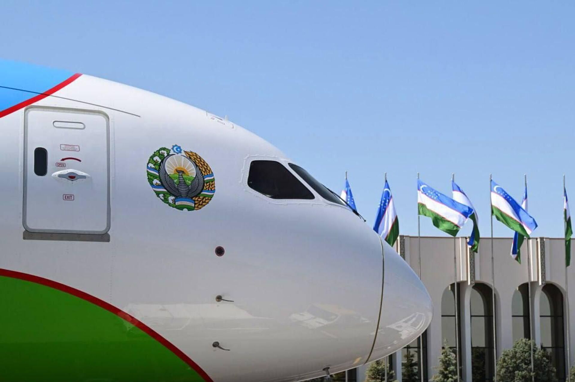 Шавкат Мирзиёев отбыл в Китай с официальным визитом - Sputnik Узбекистан, 1920, 30.08.2025