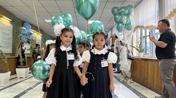 Сегодня в Узбекистане начался новый учебный год - Sputnik Узбекистан