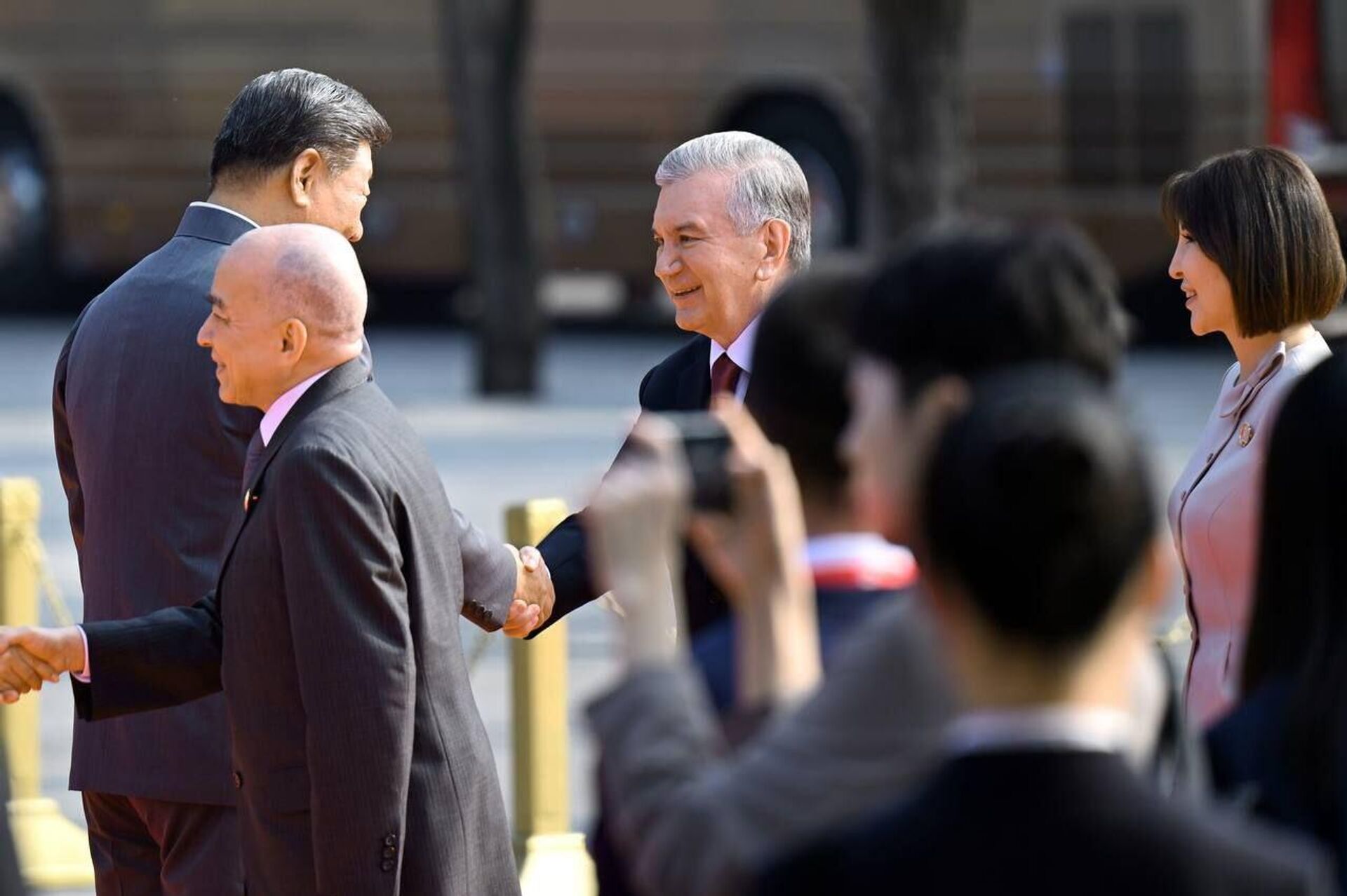  Шавкат Мирзиёев принял участие в торжественном мероприятии в честь 80-й годовщины Победы во Второй мировой войне - Sputnik Узбекистан, 1920, 03.09.2025