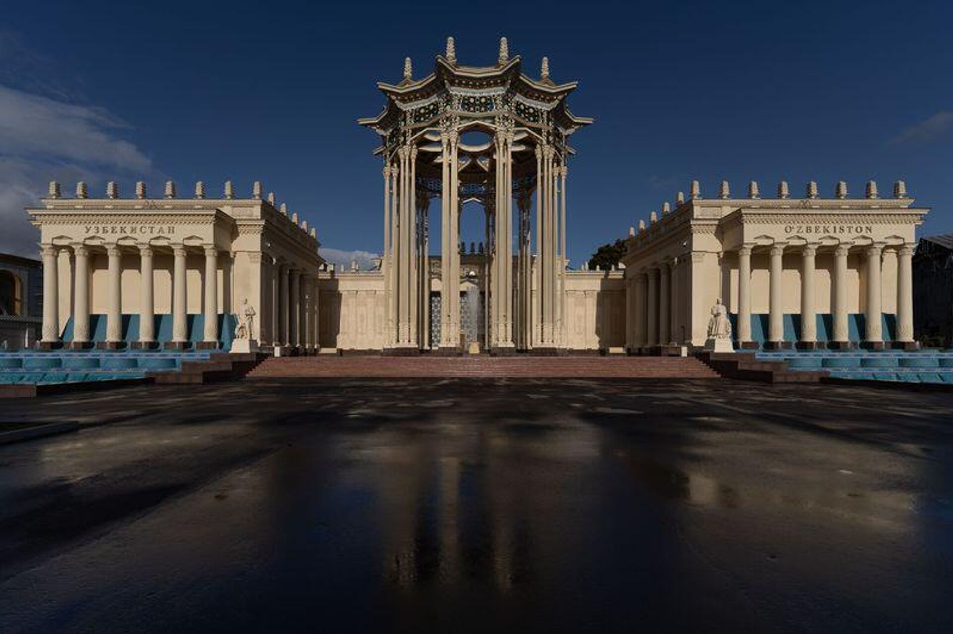 В павильоне Узбекистана на ВДНХ организован День узбекского танца - Sputnik Узбекистан, 1920, 04.09.2025
