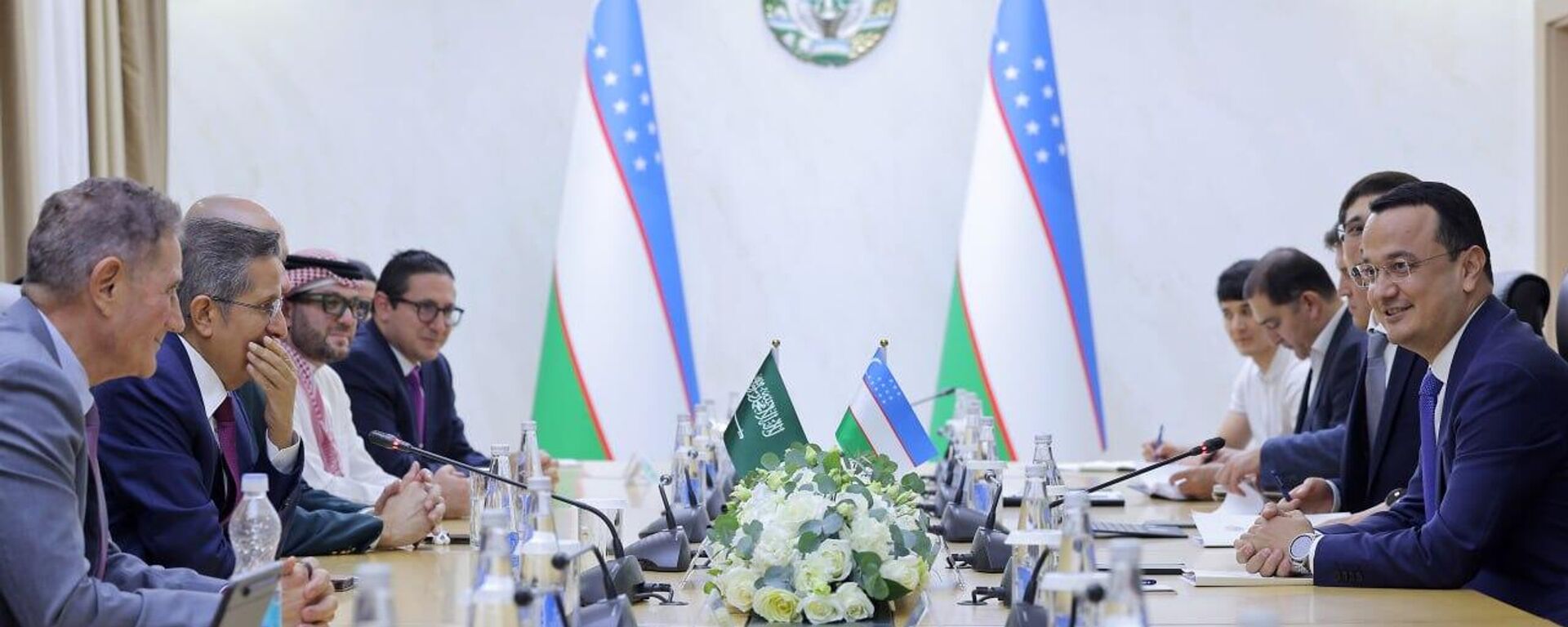  Ministr investitsiy, promishlennosti i torgovli provel vstrechu s delegatsiyey vedushix kompaniy Saudovskoy Aravii - Sputnik O‘zbekiston, 1920, 04.09.2025