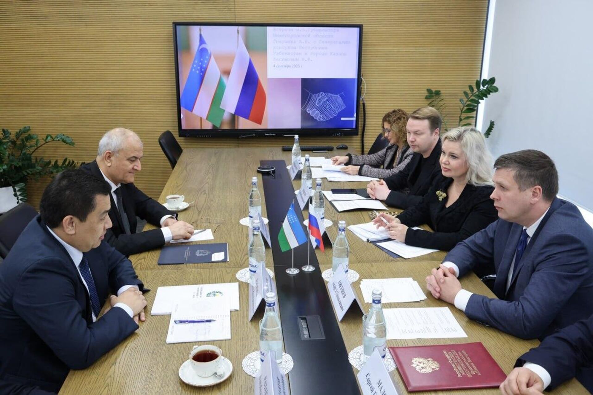 Делегация Узбекистана прибыла в Нижегородскую область для расширения торгово-экономических и образовательных связей с регионом Делегация Узбекистана прибыла в Нижегородскую область для расширения торгово-экономических и образовательных связей с регионом - Sputnik Ўзбекистон, 1920, 05.09.2025