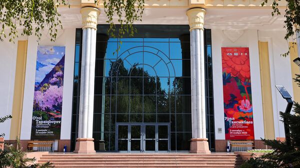 В Ташкенте открылась выставка к 120-летию Урала Тансыкбаева - Sputnik Узбекистан
