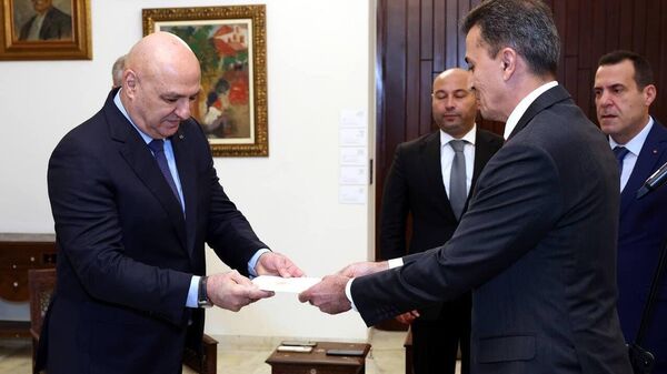 🟠Новый посол Узбекистана в Ливане вручил верительные грамоты президенту страны - Sputnik Узбекистан