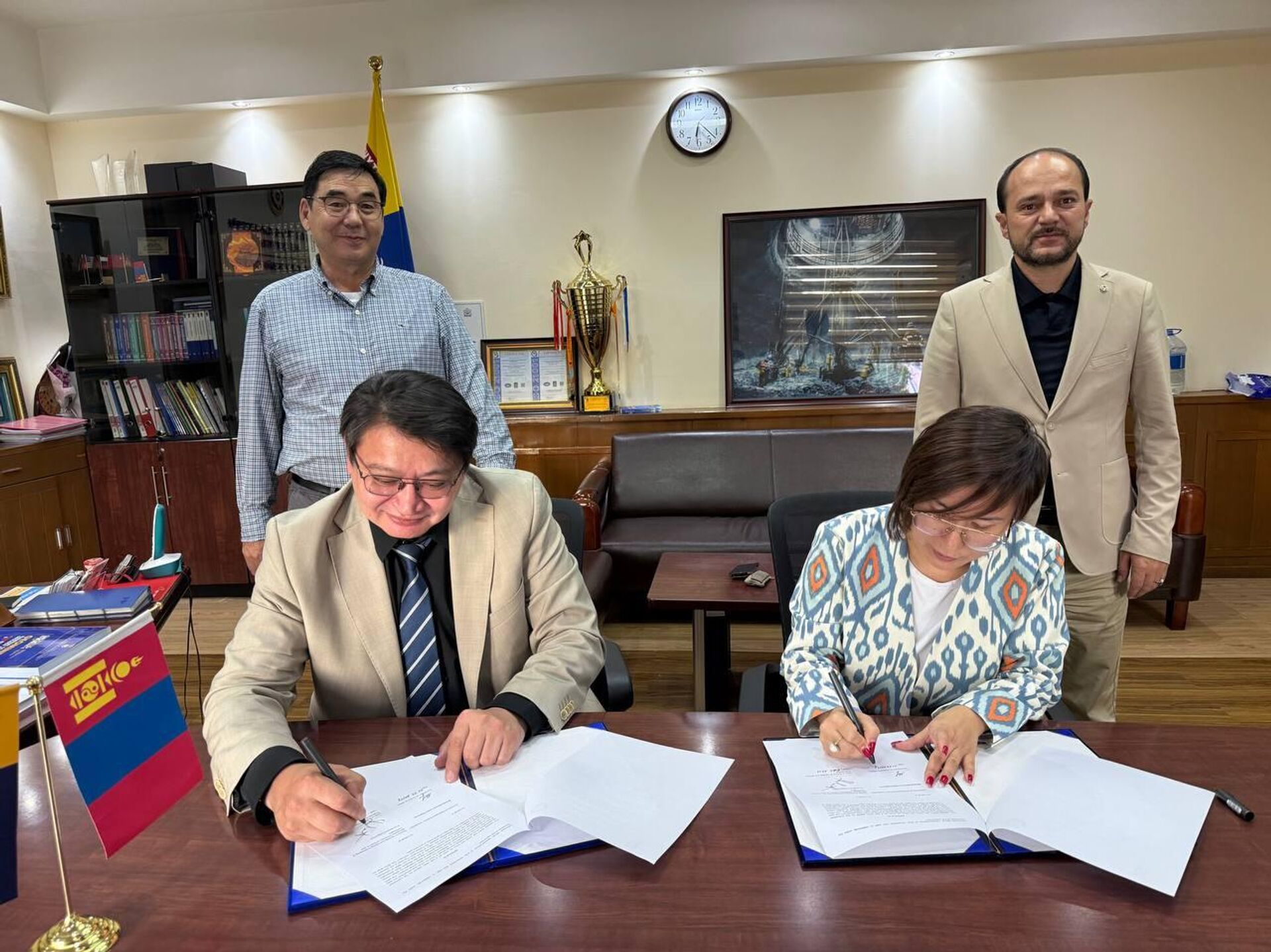 Университет геологических наук Узбекистана и Институт геологии Монгольского университета науки и технологий подписали меморандум о взаимопонимании - Sputnik Узбекистан, 1920, 06.09.2025