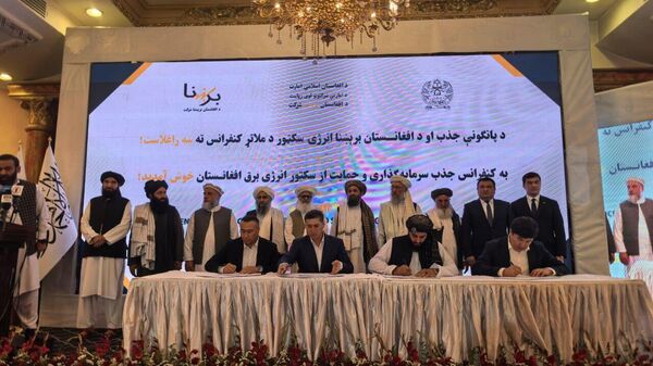 Узбекистан построит Афганистану линии электропередач и подстанции напряжением 220-500 кВ - Sputnik Узбекистан