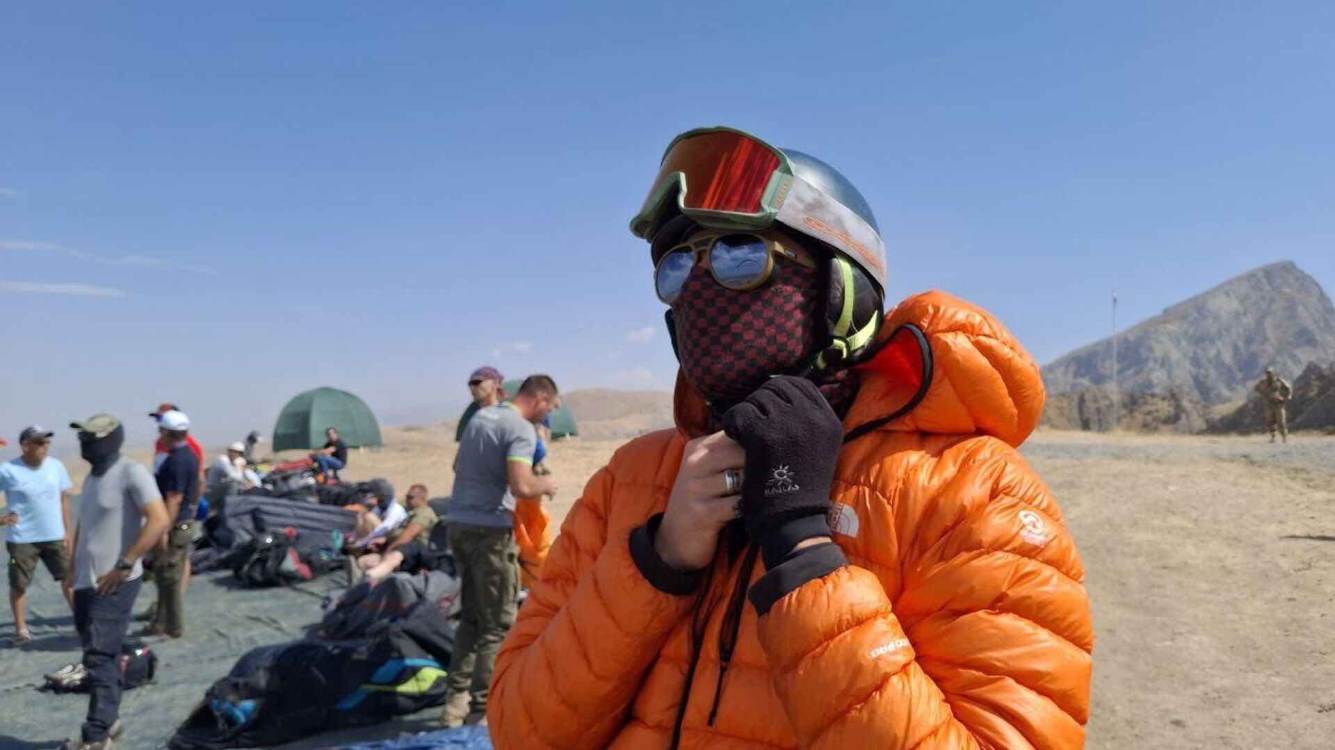 В горах Самарканда проходят международные соревнования по парапланеризму В горах Самарканда проходят международные соревнования по парапланеризму - Sputnik Узбекистан, 1920, 08.09.2025