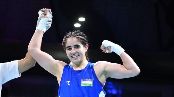 Азиза Зокирова обеспечила себе медаль, успех узбекских боксёров продолжается - Sputnik Узбекистан