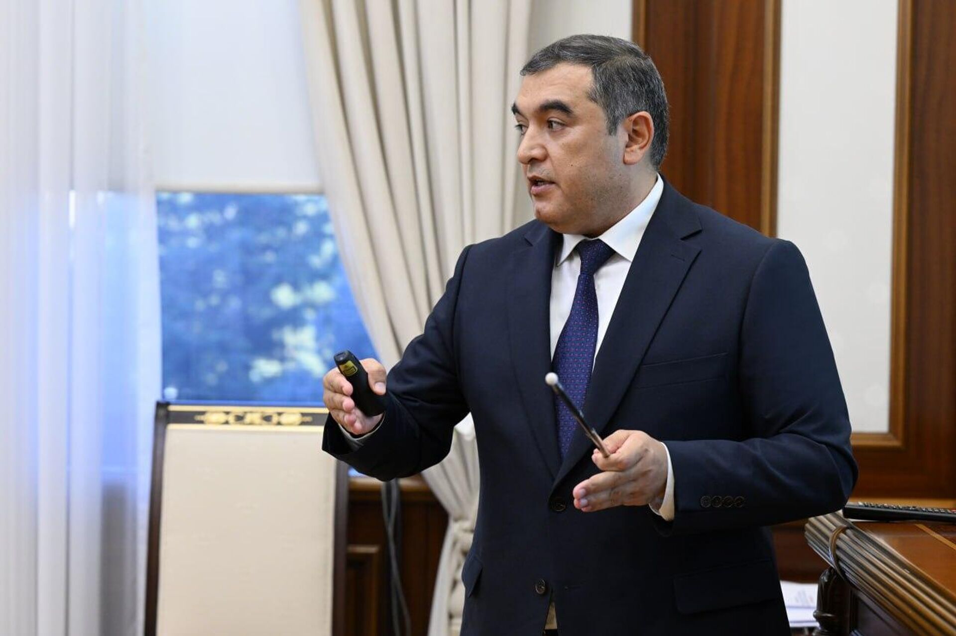 Президент Шавкат Мирзиёев рассмотрел предложения по организации переписи населения и развитию сельского хозяйства - Sputnik Узбекистан, 1920, 12.09.2025