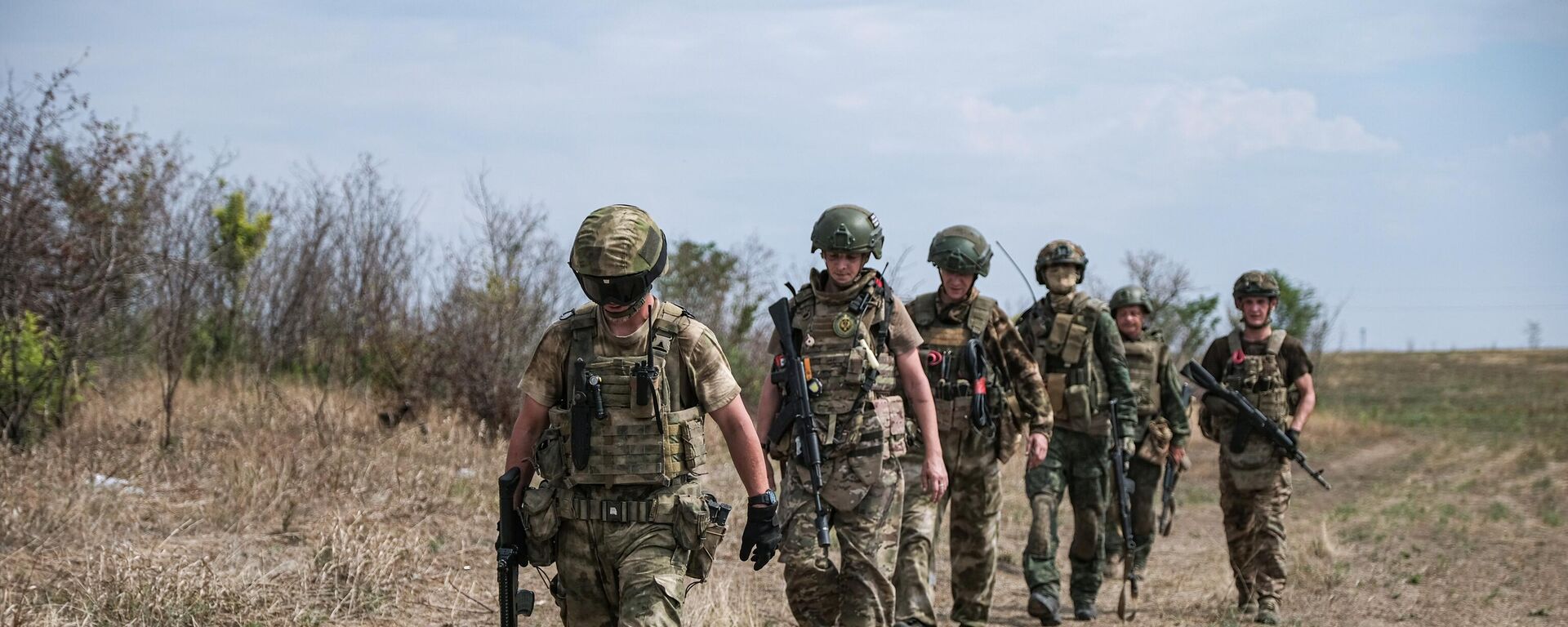 Подготовка штурмовых подразделений группировки войск Днепр на Запорожском направлении - Sputnik Ўзбекистон, 1920, 11.11.2025