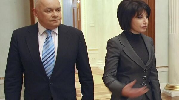 Дмитрий Киселёв поздравил Татьяну Миткову с юбилеем - Sputnik Узбекистан