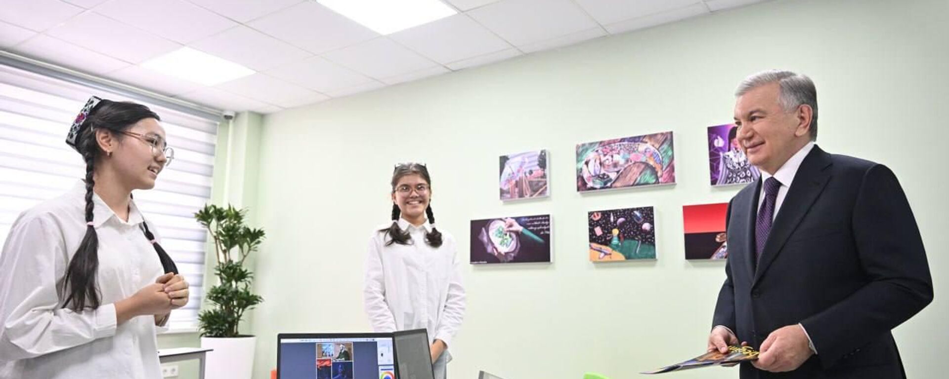 Шавкат Мирзиёев посетил детский лагерь Ренессанс в Бостанлыкском районе - Sputnik Узбекистан, 1920, 15.09.2025