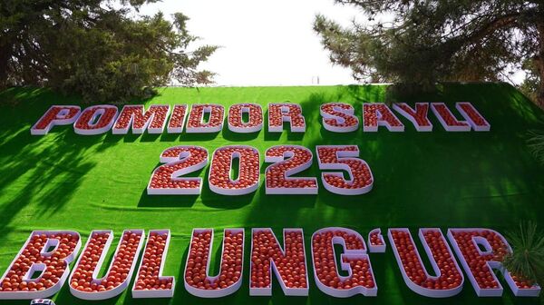 В Самарканде прошел необычный фестиваль, посвященный томатам - Sputnik Узбекистан