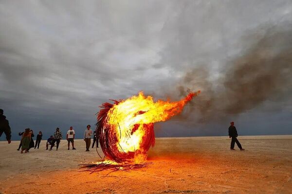 На солончаке Барсакелмес прошел первый арт-фестиваль YONAR - Sputnik Узбекистан