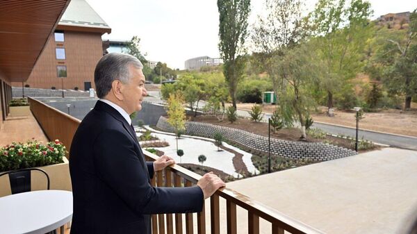 Шавкат Мирзиёев ознакомился с новым туристическим комплексом Чимган - Sputnik Узбекистан