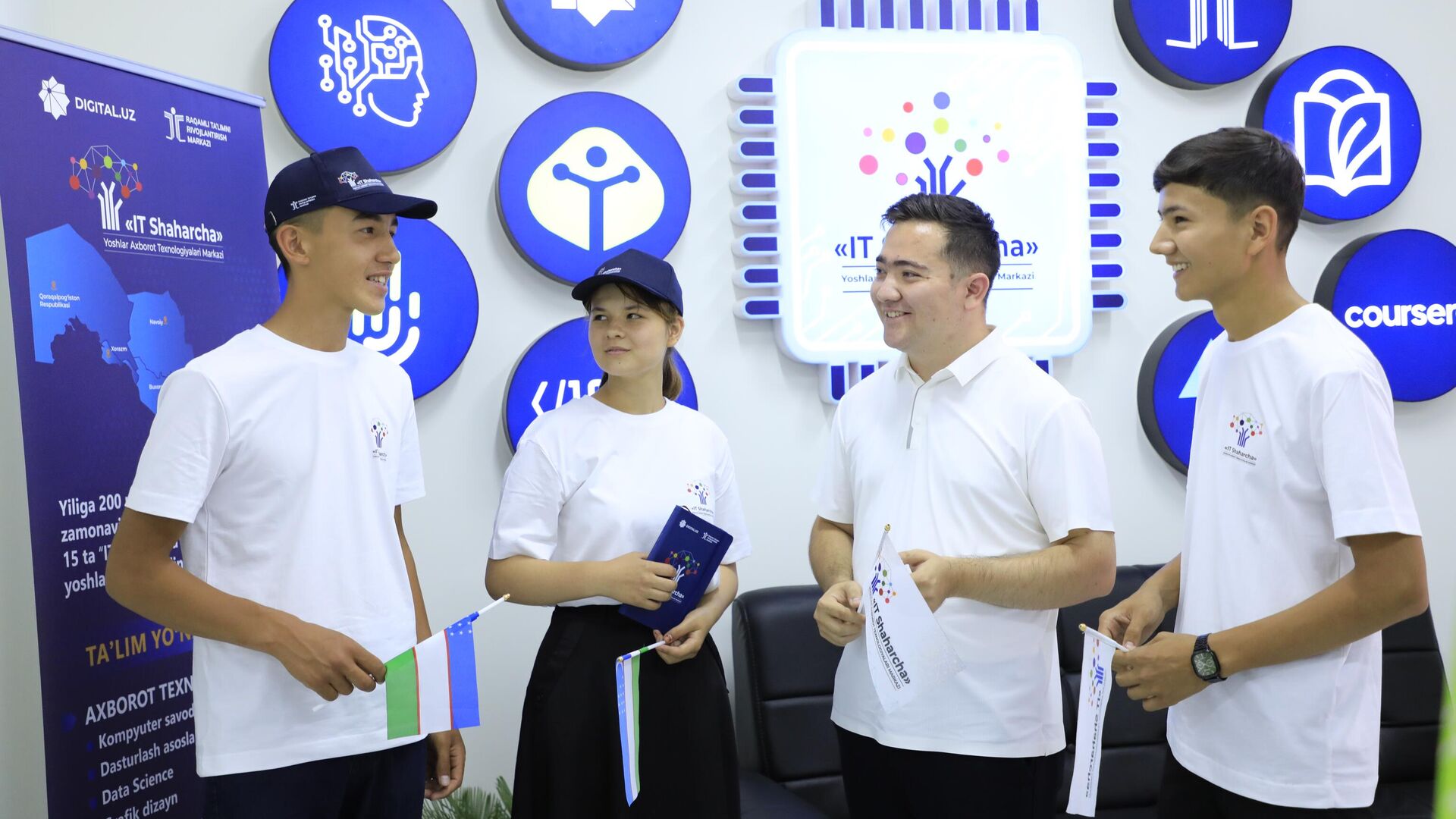 В Ферганской области начал работу новый IT-городок В Ферганской области начал работу новый IT-городок - Sputnik Ўзбекистон, 1920, 17.09.2025