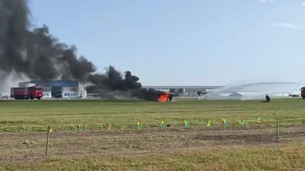 В Китае столкнулись два летающих автомобиля - Sputnik Узбекистан