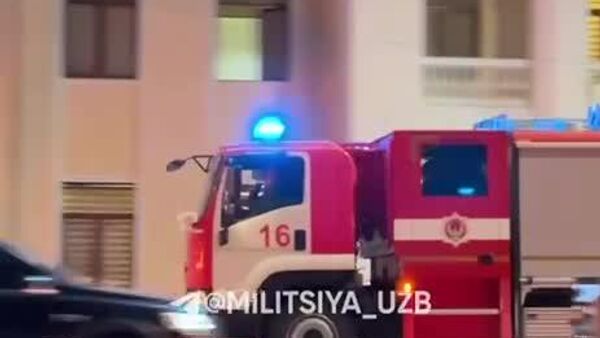 🟠Вечером в центре Ташкенте загорелся автомобиль - Sputnik Узбекистан