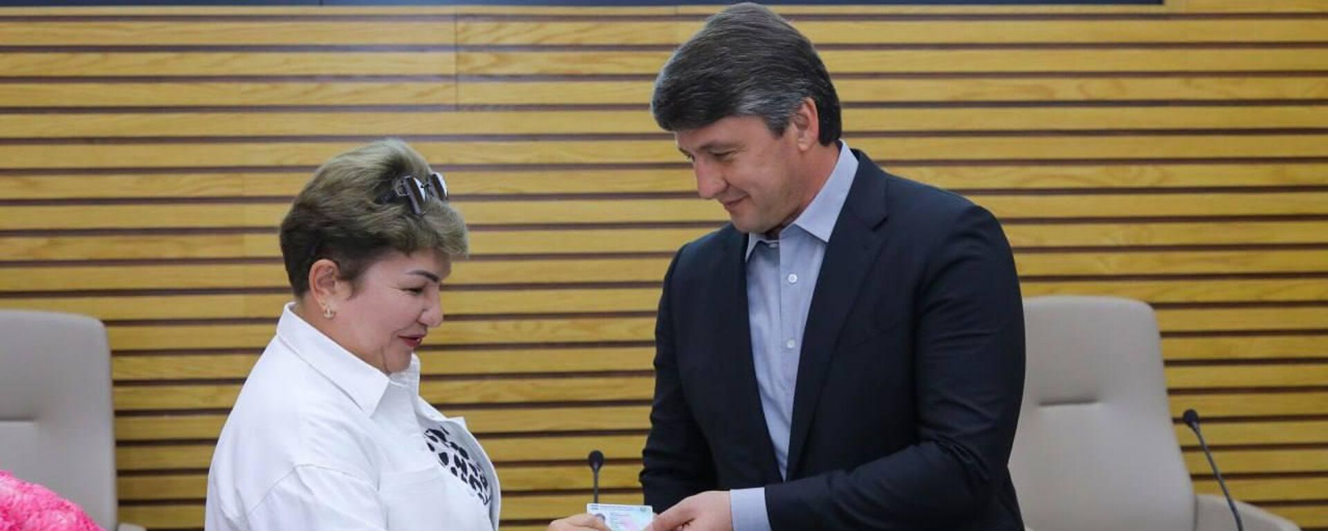 ID-kartalarni topshirish marosimi - Sputnik O‘zbekiston, 1920, 18.09.2025