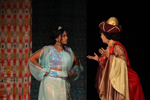 Самаркандский театр покоряет Россию - Sputnik Узбекистан