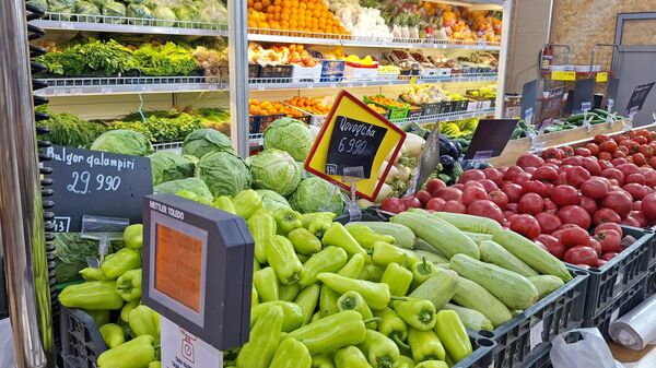 Продукты питания в супермаркете - Sputnik Ўзбекистон