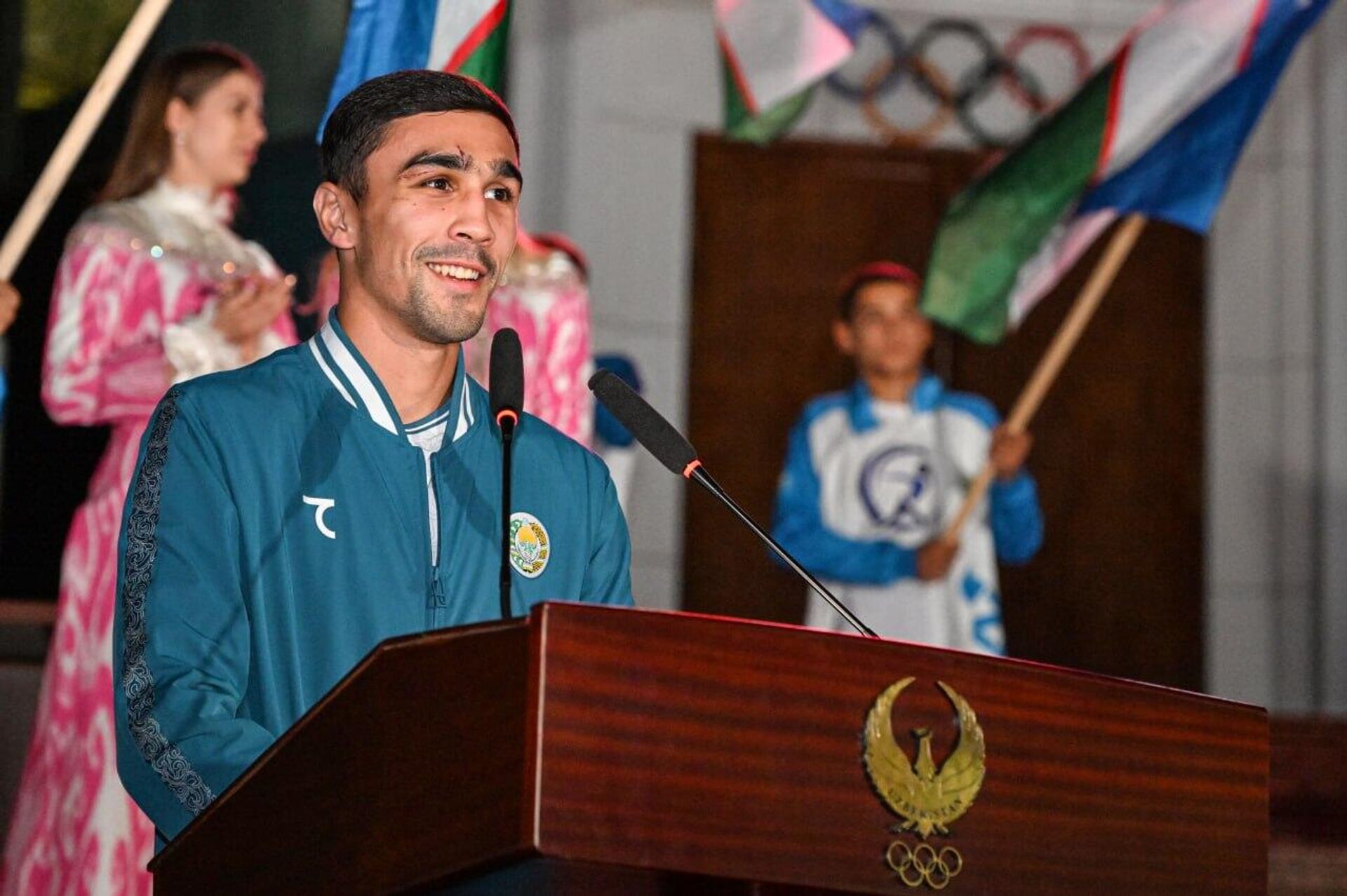 Герои чемпионатов мира были достойно награждены Герои чемпионатов мира были достойно награждены - Sputnik Узбекистан, 1920, 19.09.2025