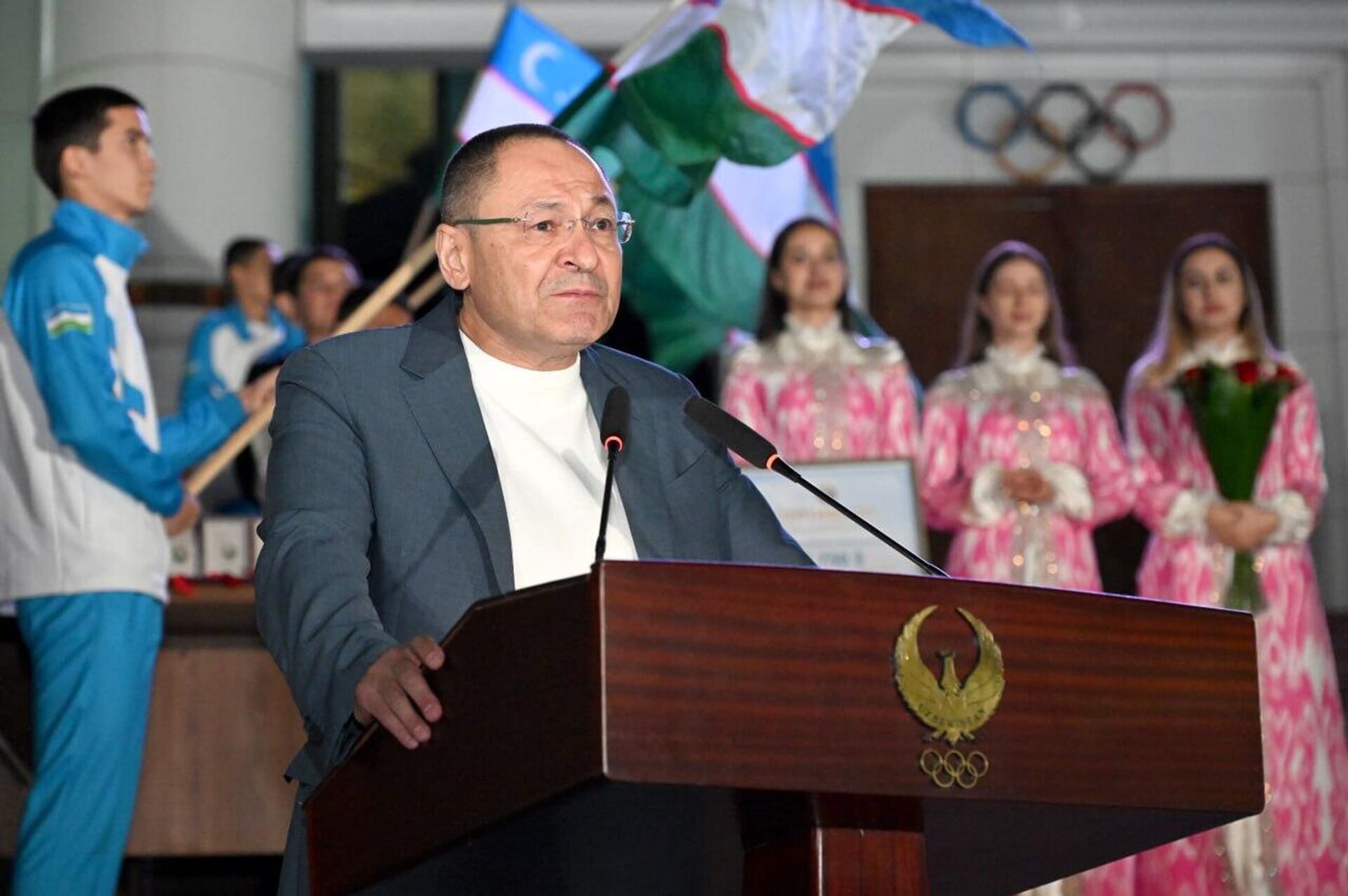 Герои чемпионатов мира были достойно награждены Герои чемпионатов мира были достойно награждены - Sputnik Узбекистан, 1920, 19.09.2025