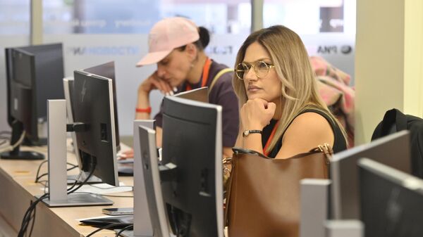 Завершился третий сезон проекта SputnikPro на Зубовском.
  - Sputnik Узбекистан