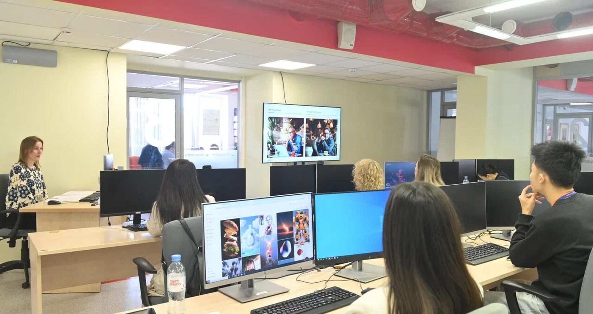 Участники SputnikPro на Зубовском - Sputnik Узбекистан, 1920, 20.09.2025