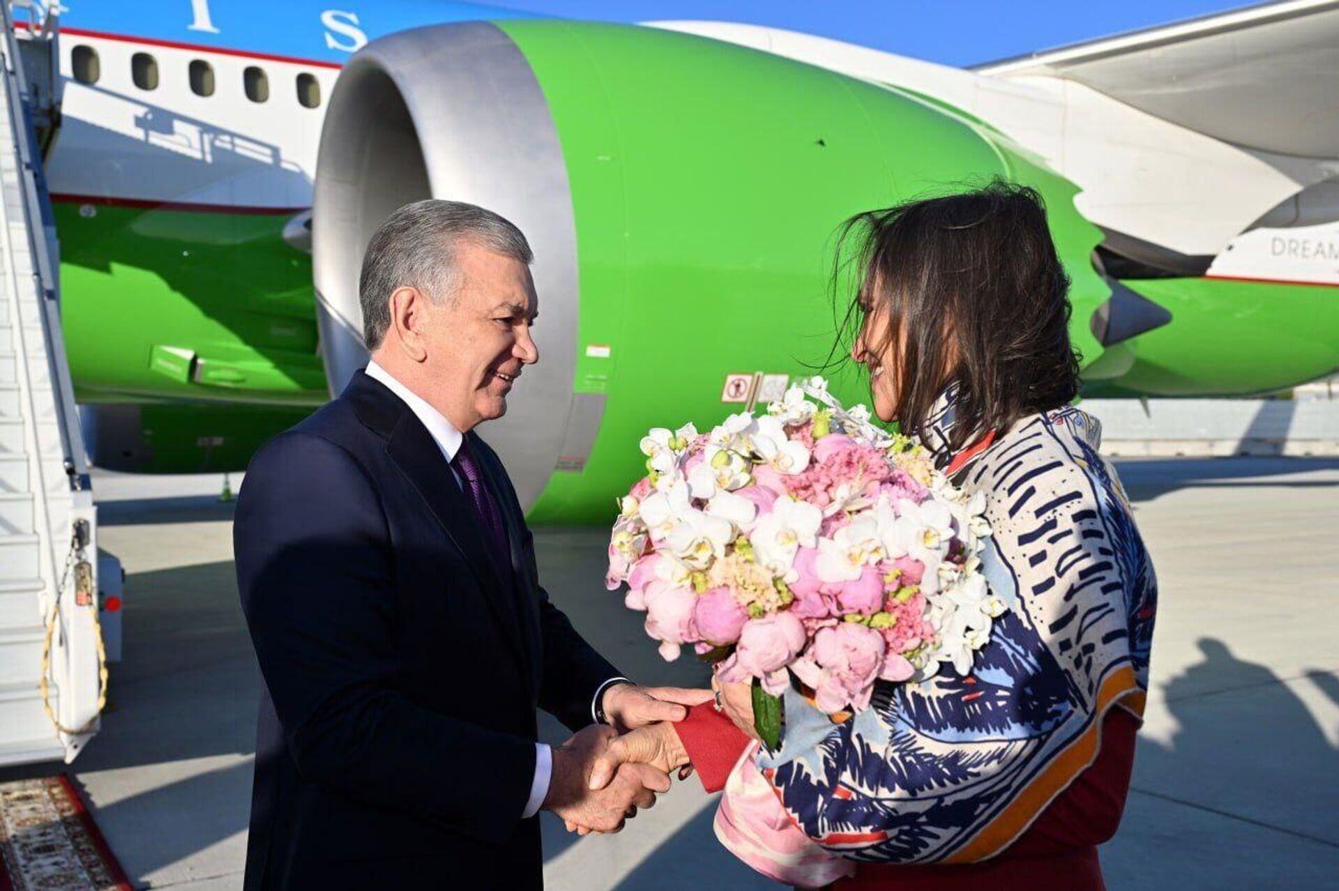 Президент Республики Узбекистан Шавкат Мирзиёев прибыл с рабочим визитом в Нью-Йорк. - Sputnik Узбекистан, 1920, 21.09.2025