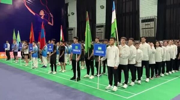 В Ташкенте наградили победителей молодежного чемпионата Центральной Азии по бадминтону - Sputnik Узбекистан