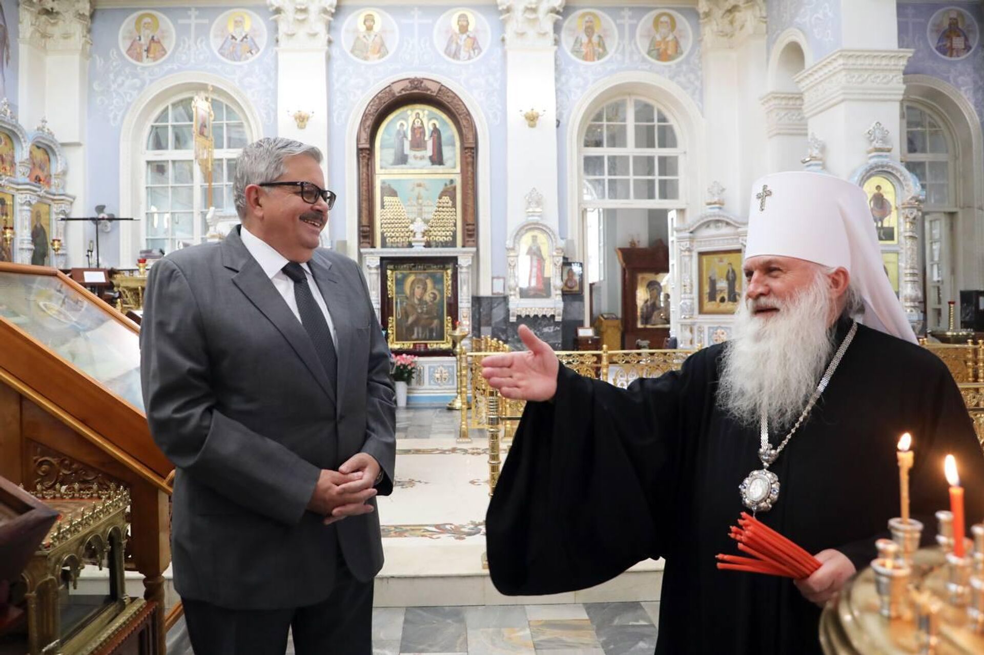 Посол России в Узбекистане Алексей Ерхов встретился с митрополитом Викентием - Sputnik Узбекистан, 1920, 22.09.2025