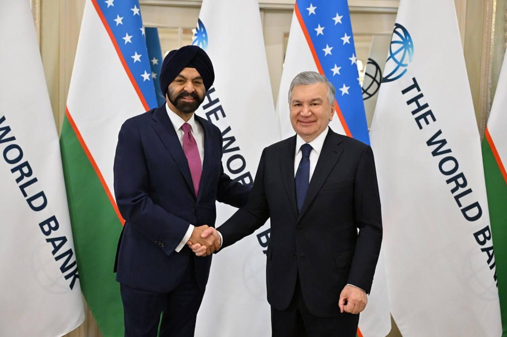 Встреча президента Узбекистана Шавката Мирзиёева с президентом Группы Всемирного банка Аджаем Бангой - Sputnik Узбекистан, 1920, 23.09.2025