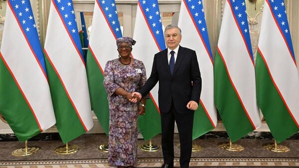 Шавкат Мирзиёев провел встречу с гендиректором ВТО Нгози Оконджо-Ивеалой - Sputnik Узбекистан