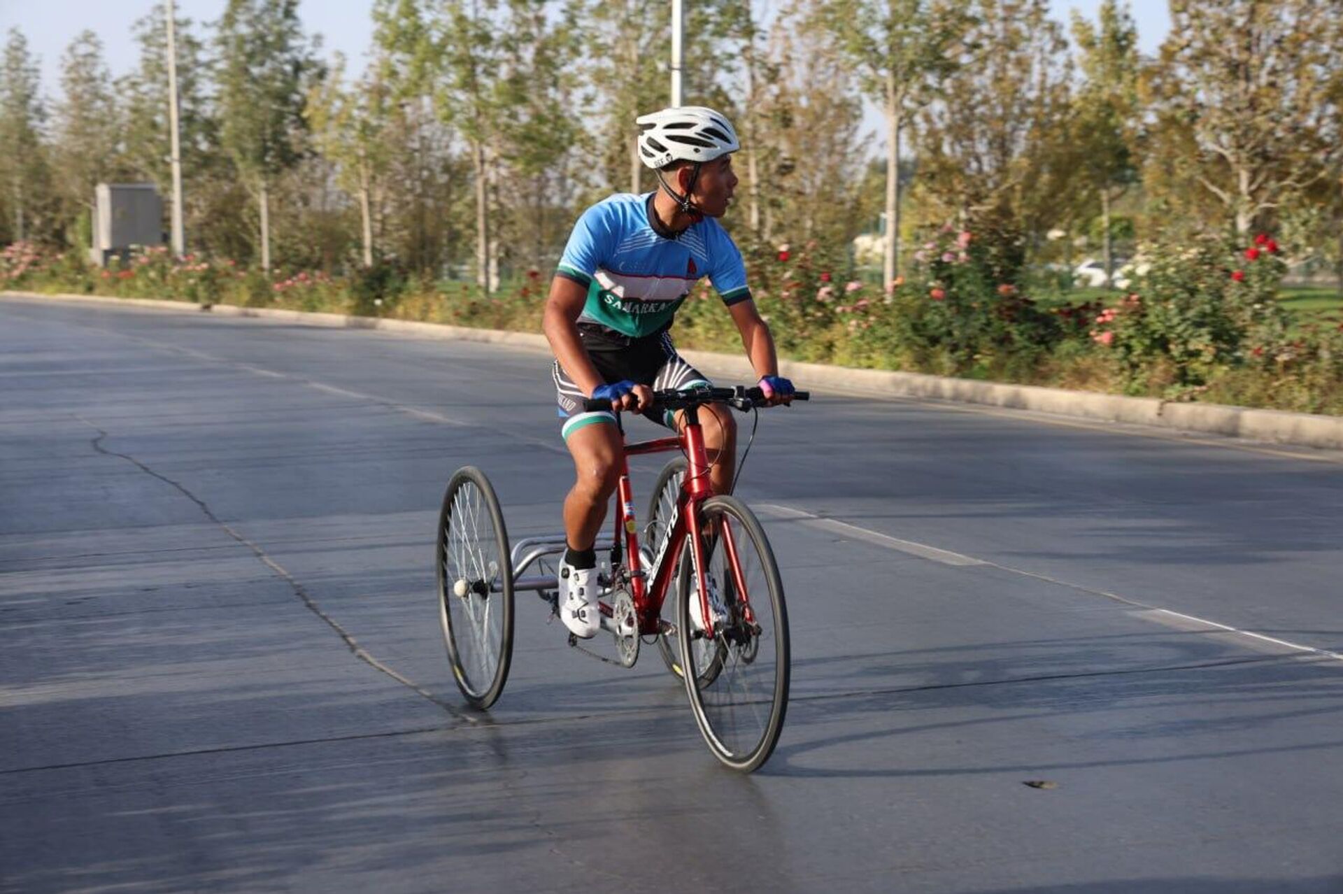 В Самарканде проходит чемпионат Узбекистана по паравелоспорту - Sputnik Узбекистан, 1920, 24.09.2025