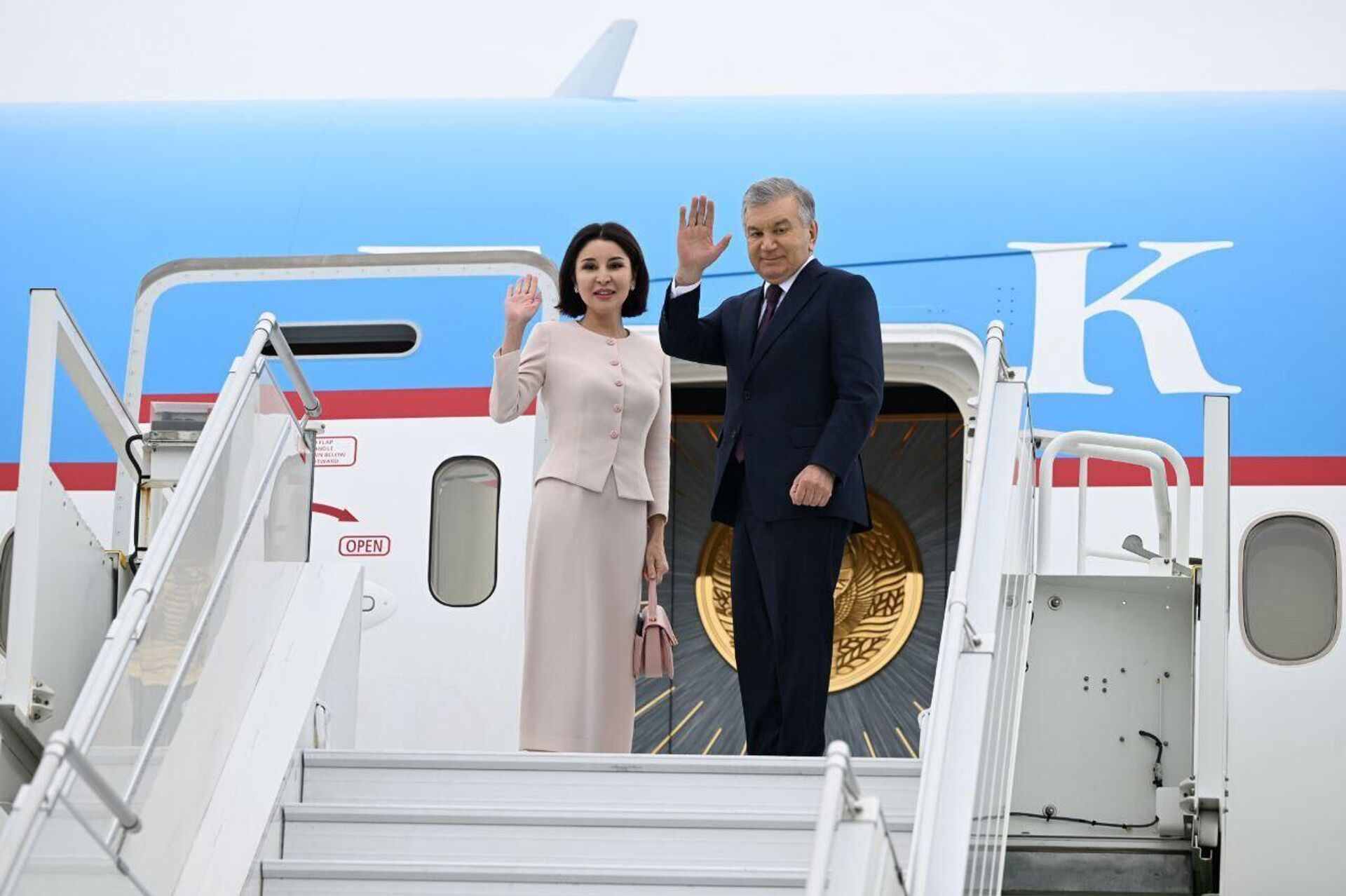 Глава государства отбыл в Ташкент Глава государства отбыл в Ташкент - Sputnik Узбекистан, 1920, 25.09.2025