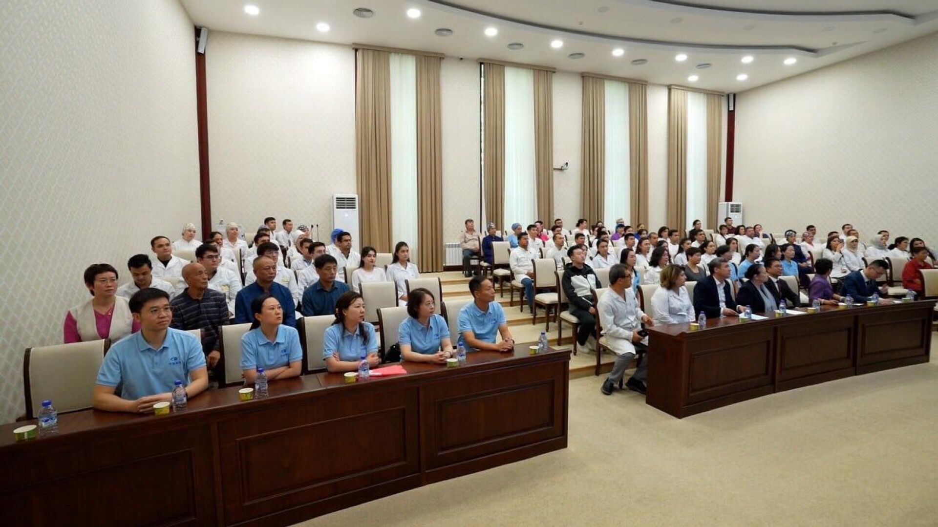 Узбекистан и Китай активно сотрудничают в медицине - Sputnik Узбекистан, 1920, 25.09.2025