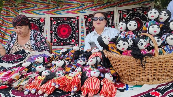 В Самарканде ремесленники с инвалидностью представили свои работы - Sputnik Узбекистан