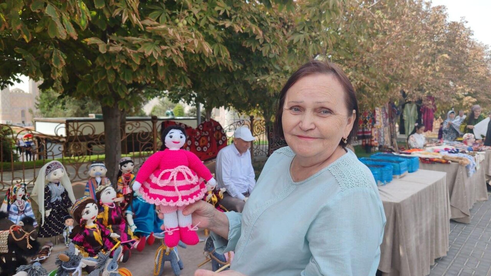 В Самарканде ремесленники с инвалидностью представили свои работы - Sputnik Узбекистан, 1920, 25.09.2025