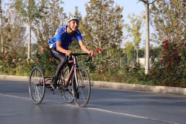 В Самарканде стартовал чемпионат Узбекистана по паравелоспорту - Sputnik Узбекистан