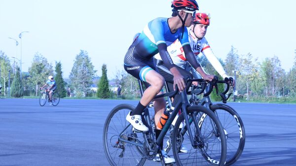 В Самарканде статовал чемпионат Узбекистана по паравелоспорту - Sputnik Узбекистан