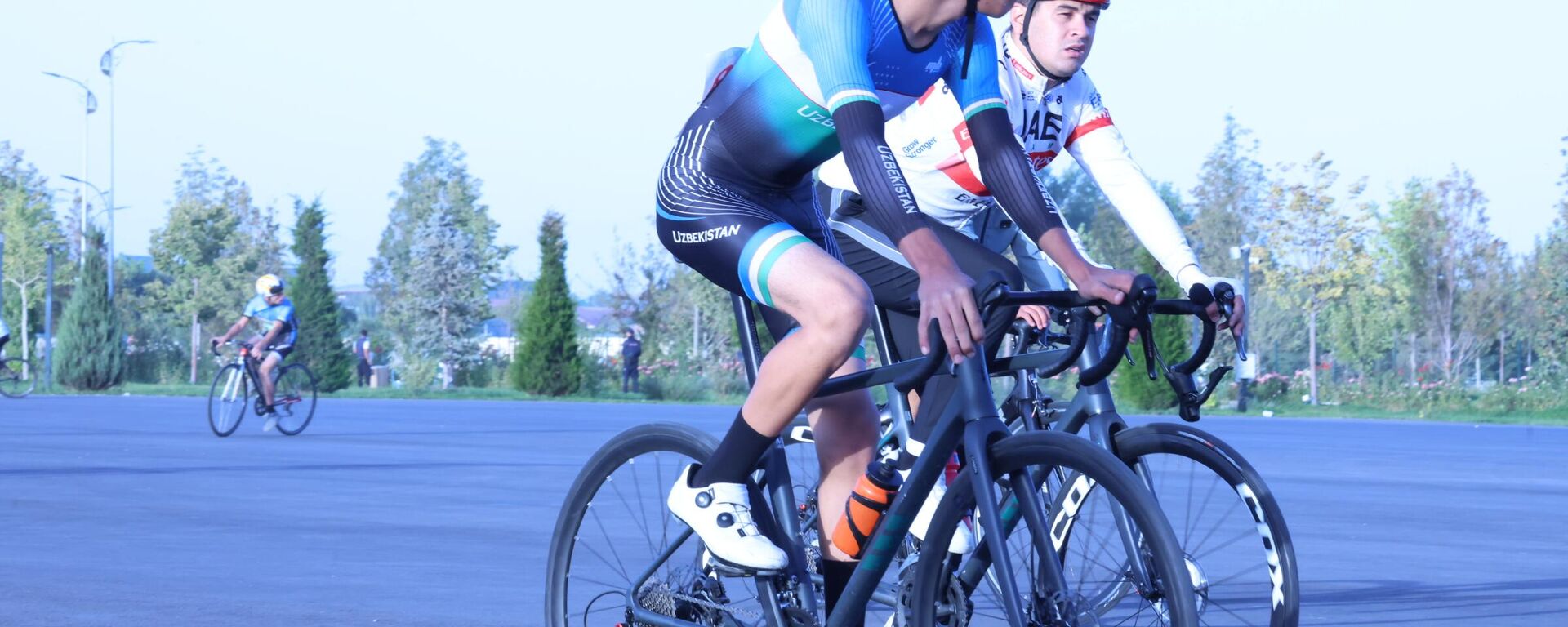 В Самарканде статовал чемпионат Узбекистана по паравелоспорту - Sputnik Узбекистан, 1920, 26.09.2025