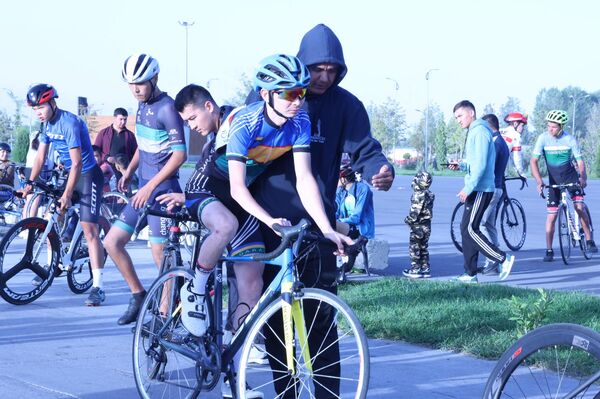 В Самарканде стартовал чемпионат Узбекистана по паравелоспорту - Sputnik Узбекистан