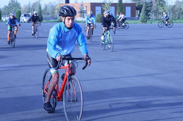 В Самарканде стартовал чемпионат Узбекистана по паравелоспорту - Sputnik Узбекистан