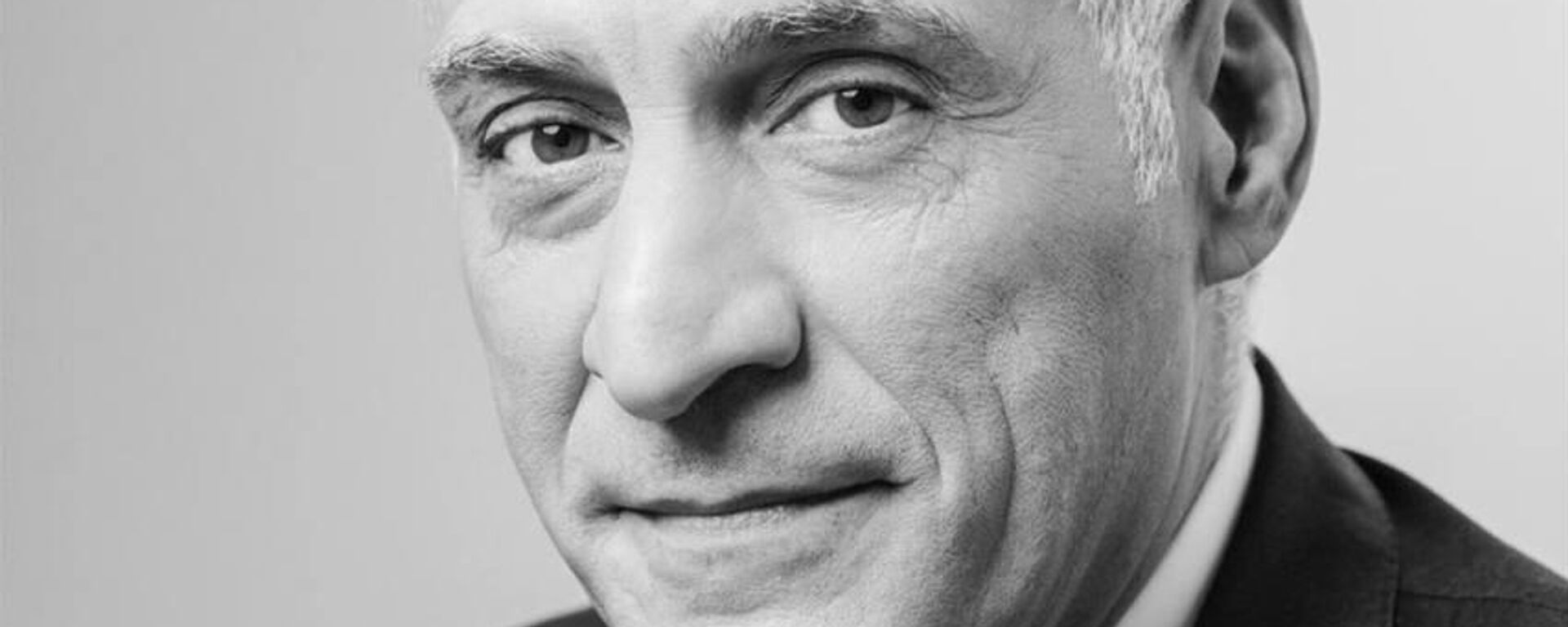 Umer kinorejisser, tele- i radiovedushiy Tigran Keosayan - Sputnik O‘zbekiston, 1920, 26.09.2025