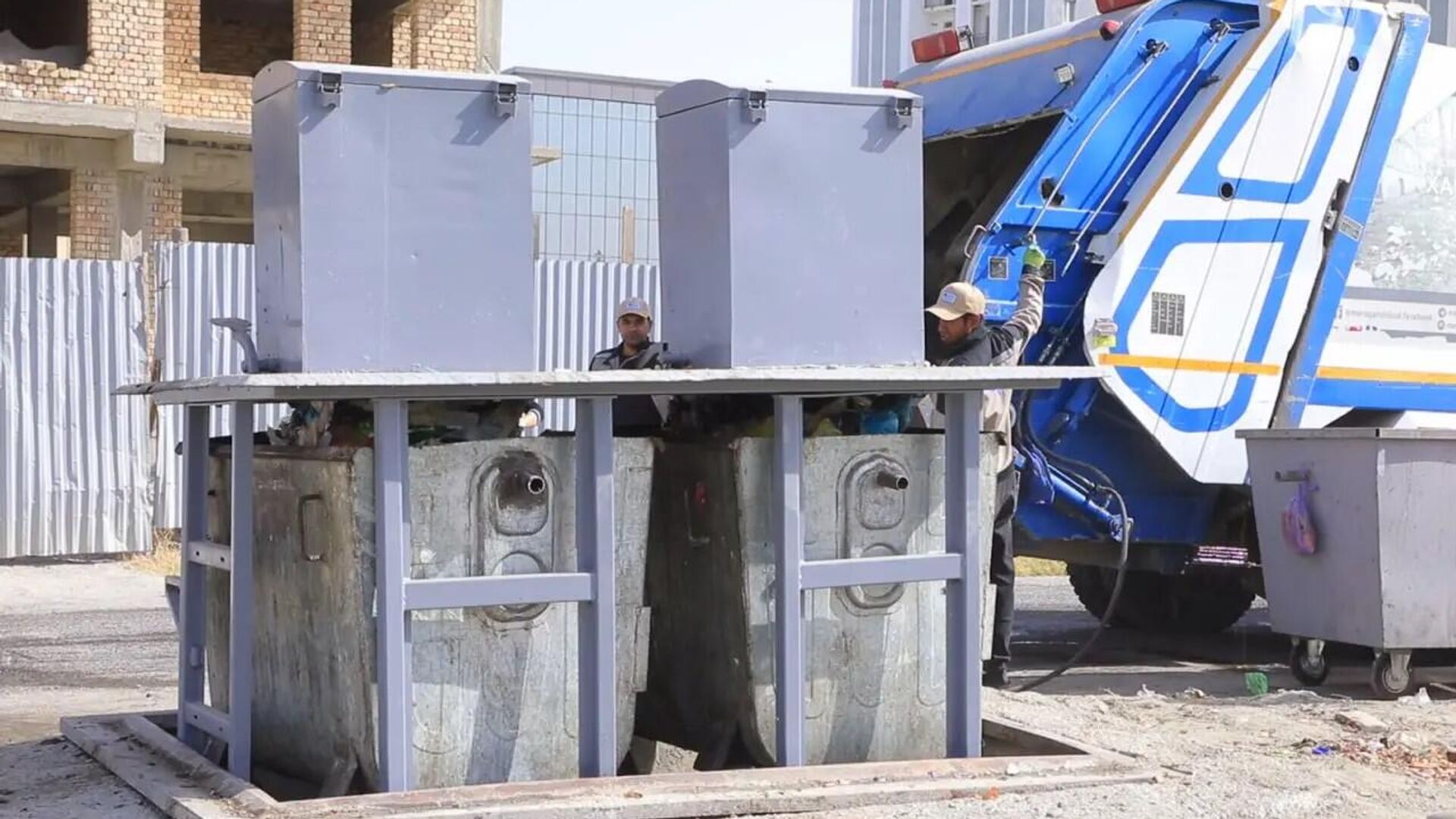 В Самарканде впервые создан подземный комплекс для хранения отходов
В Самарканде впервые создан подземный комплекс для хранения отходов
- Sputnik Узбекистан, 1920, 26.09.2025