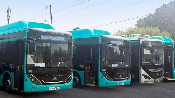 Новые автобусы доставили в Нурафшан - Sputnik Узбекистан