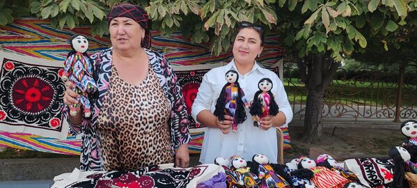  В Самарканде прошла необычная ярмарка игрушек и цветов. - Sputnik Узбекистан