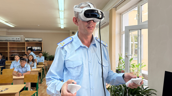 РЖД Тошкент ўқув муассасаларига ускуналар совға қилди  - Sputnik Ўзбекистон